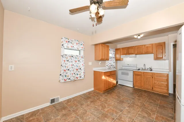 $180,000 | 1601 Richard Avenue, Mount Pleasant, WI 53403