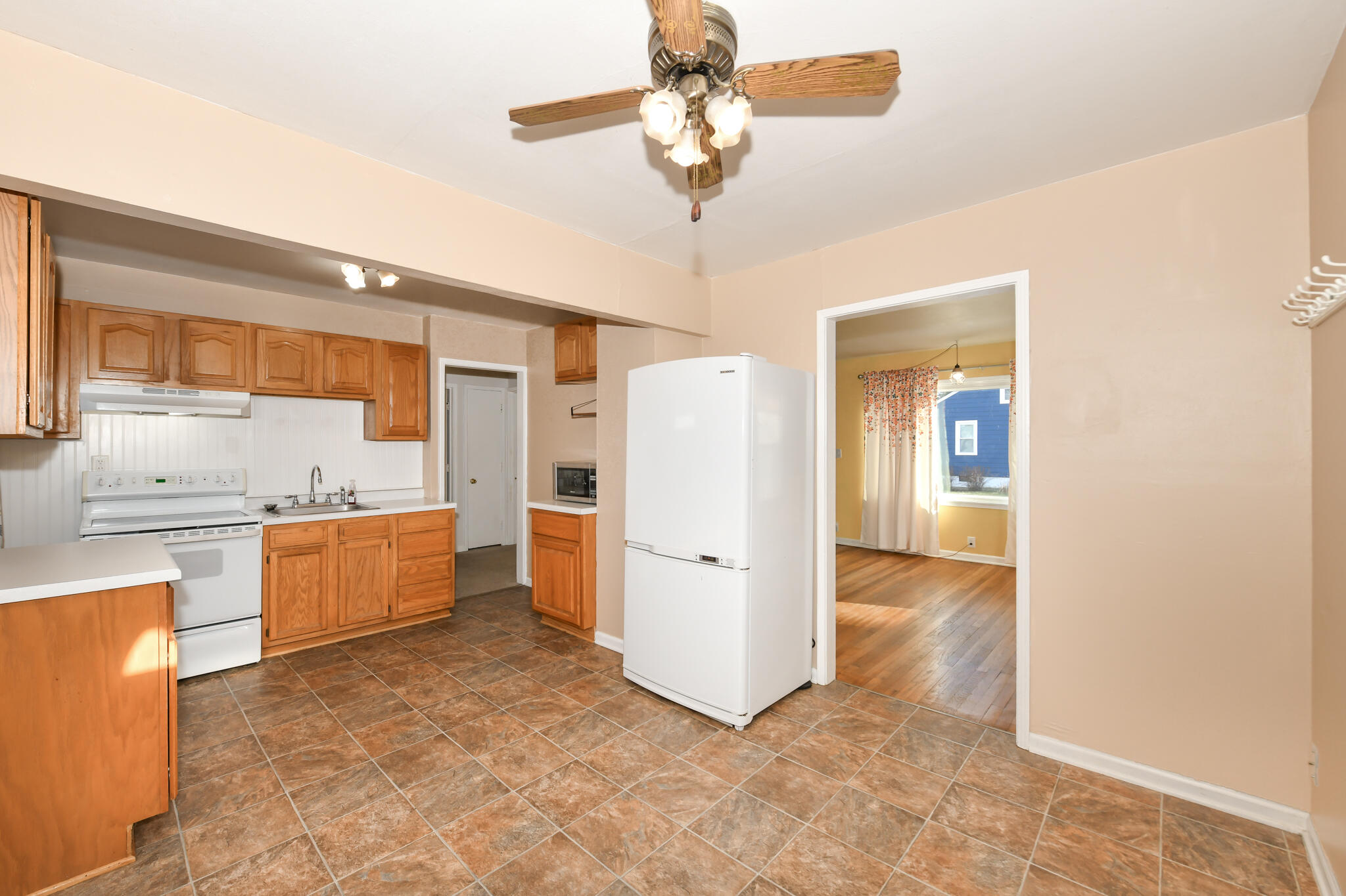 1601 Richard Avenue Mount Pleasant, WI 53403 - Photo 9 of 33 HEN_ (9)