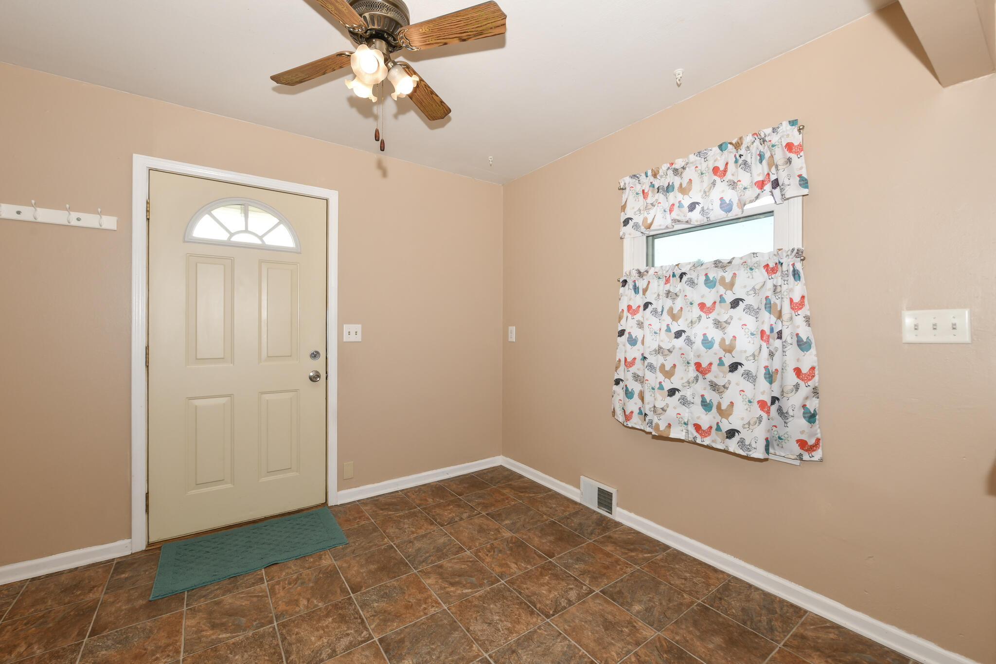 1601 Richard Avenue Mount Pleasant, WI 53403 - Photo 10 of 33 HEN_ (10)