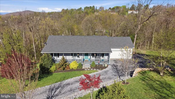 $525,000 | 112 Apple Orchard Drive, Linden, VA 22642