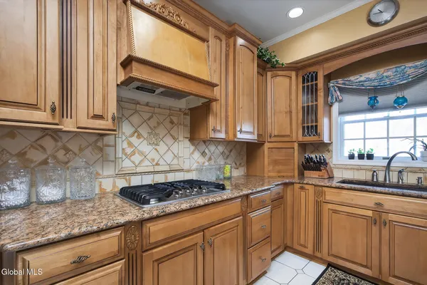 $659,000 | 5 Cephalonia Drive, Niskayuna, NY 12309