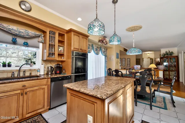 $699,000 | 5 Cephalonia Drive, Niskayuna, NY 12309