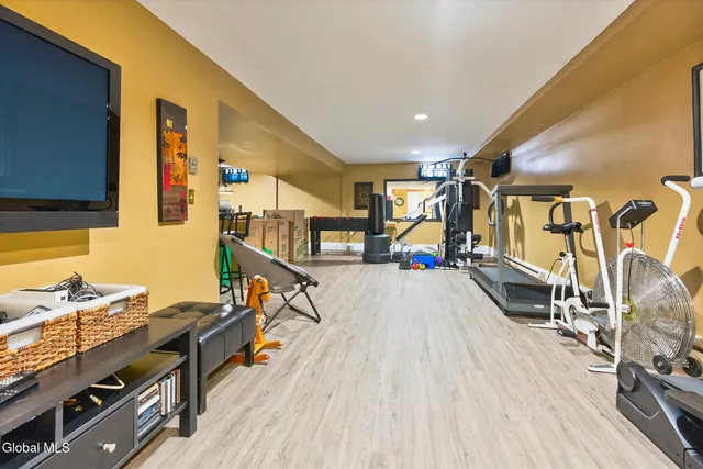 $699,000 | 5 Cephalonia Drive, Niskayuna, NY 12309