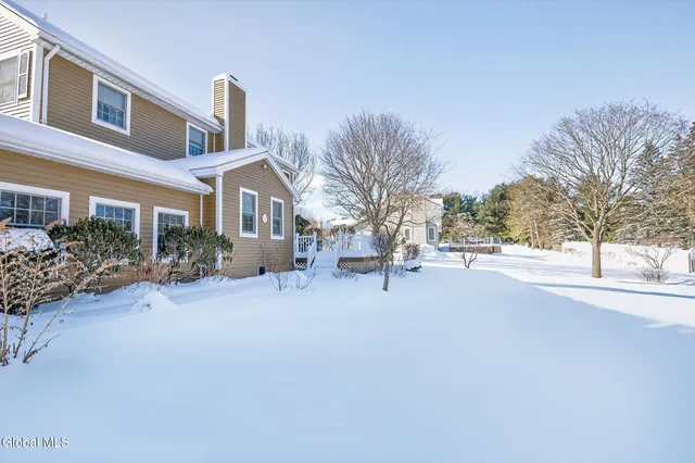 $699,000 | 5 Cephalonia Drive, Niskayuna, NY 12309