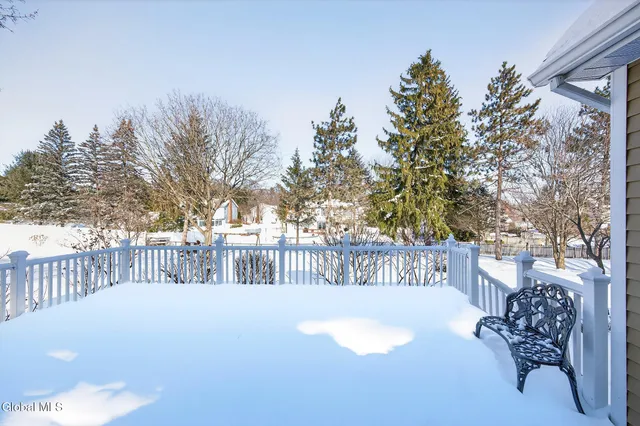 $699,000 | 5 Cephalonia Drive, Niskayuna, NY 12309