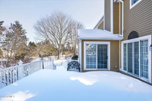 $699,000 | 5 Cephalonia Drive, Niskayuna, NY 12309