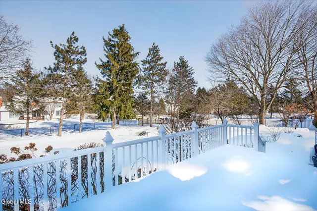 $699,000 | 5 Cephalonia Drive, Niskayuna, NY 12309