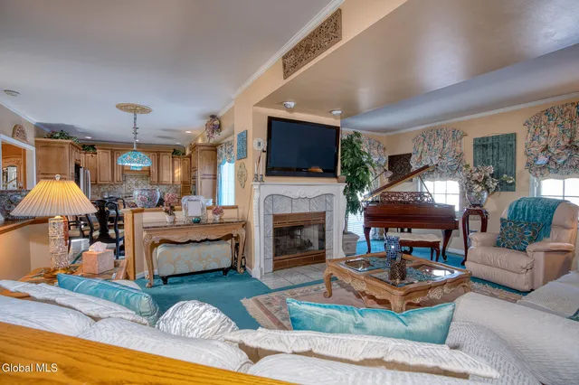 $699,000 | 5 Cephalonia Drive, Niskayuna, NY 12309