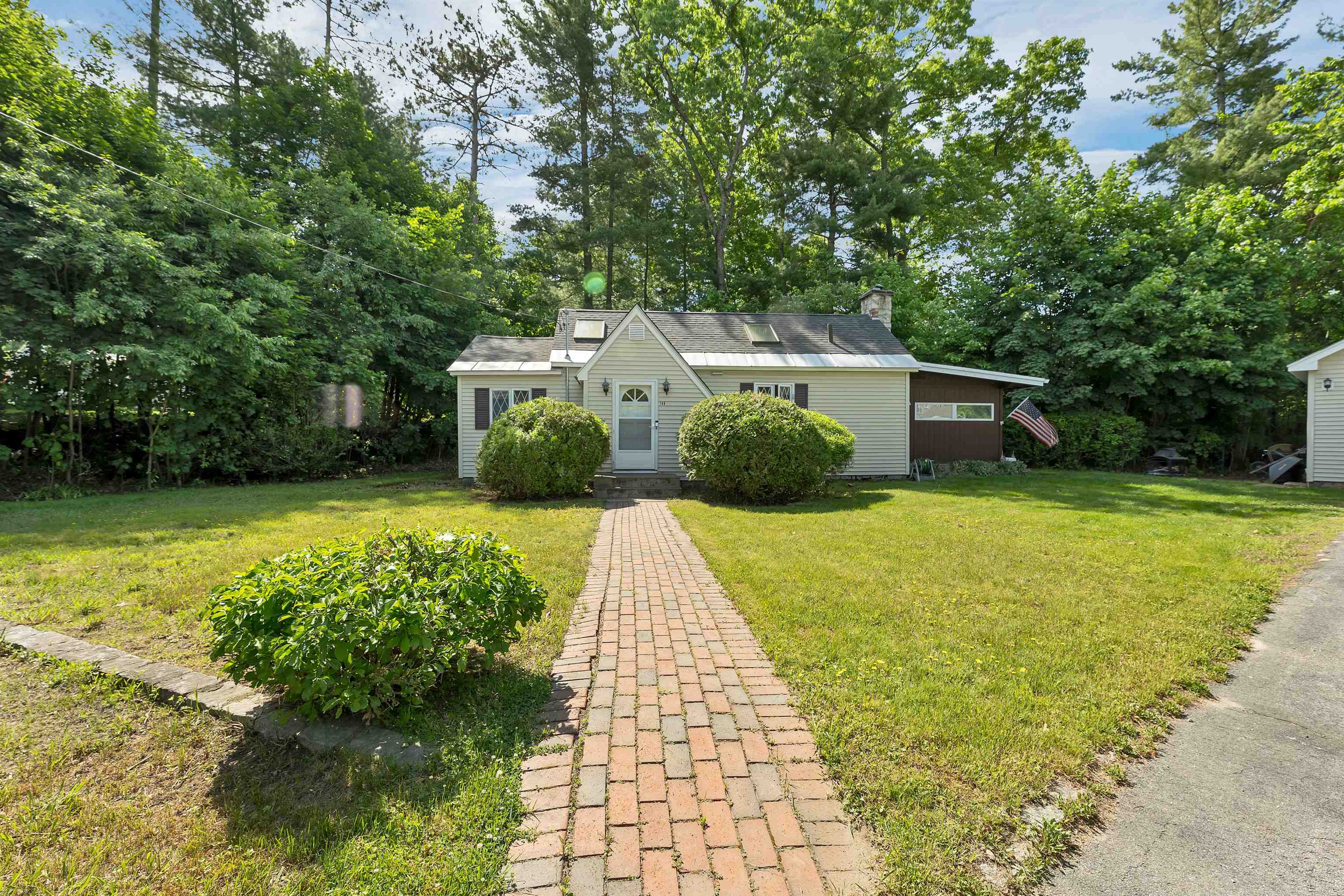 148 Allen Street Manchester, NH 03102 - Photo 4 of 30