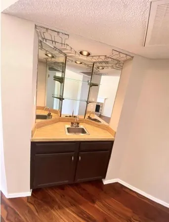 $2,200 | 3101 Townbluff Drive, Unit 423, Plano, TX 75075