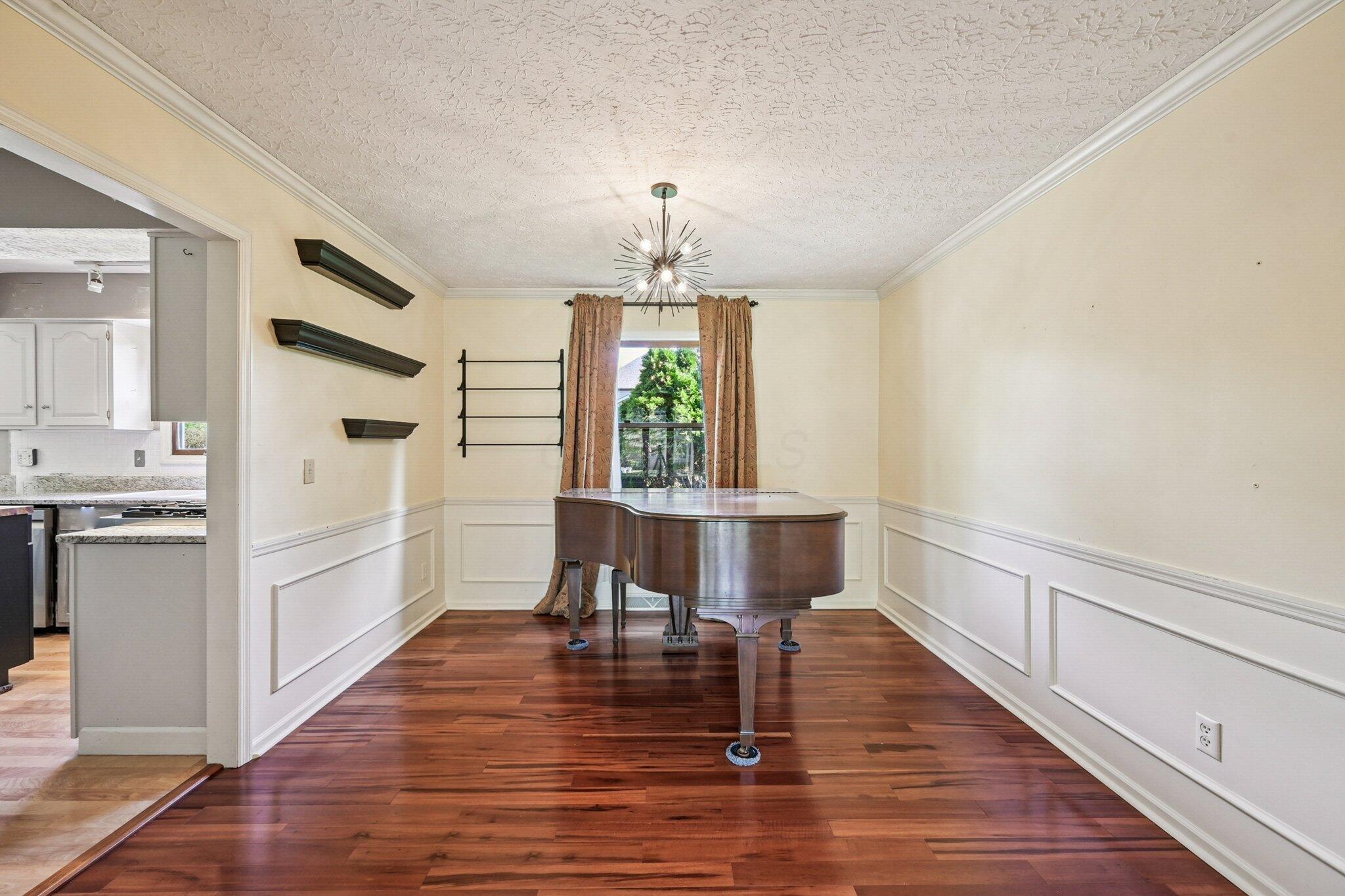 1118 Ravine Ridge Drive Columbus, OH 43085 - Photo 34 of 104 Dining Room