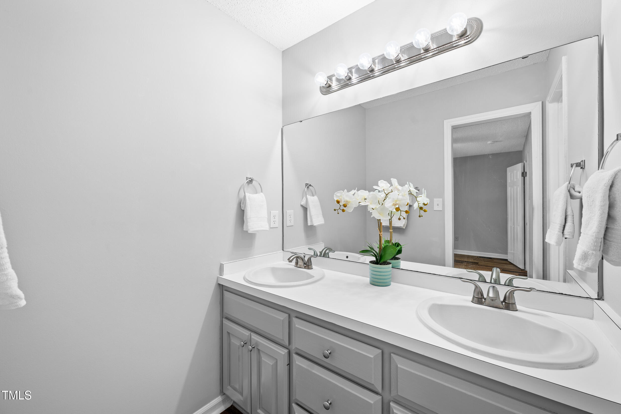 2213 Bufflehead Road Raleigh, NC 27616 - Photo 19 of 30 18 -2213 bufflehead rd, interior, primar