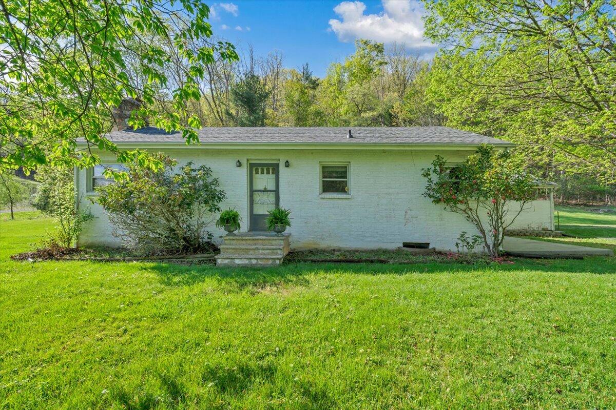 3870 Harborwood Road Salem, VA 24153 - Photo 1 of 53 01-MIB01251
