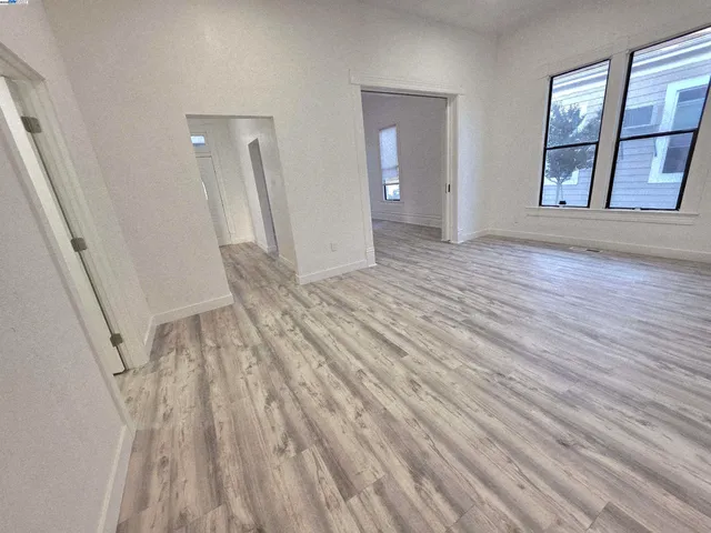 $489,999 | 220 East Lodi Avenue, Lodi, CA 95240