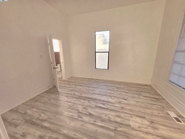 $489,999 | 220 East Lodi Avenue, Lodi, CA 95240