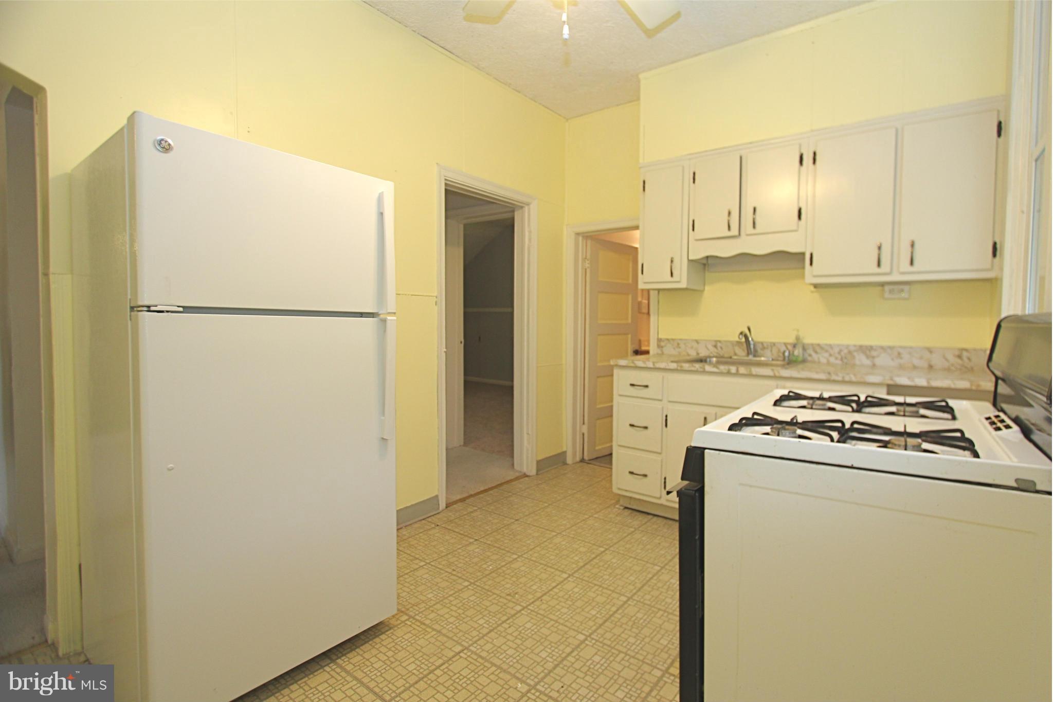9136 Avondale Road Baltimore, MD 21234 - Photo 12 of 24 Kitchen