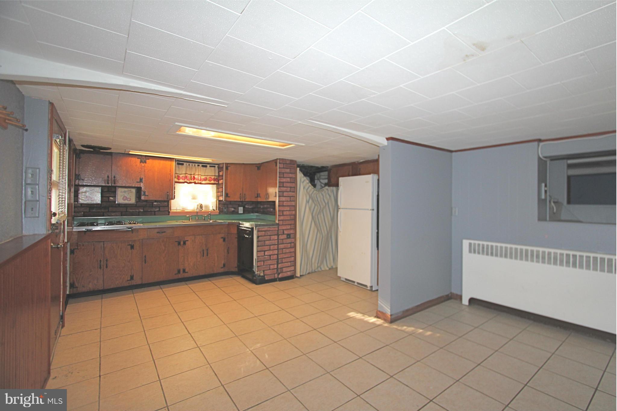 9136 Avondale Road Baltimore, MD 21234 - Photo 18 of 24 Kitchen