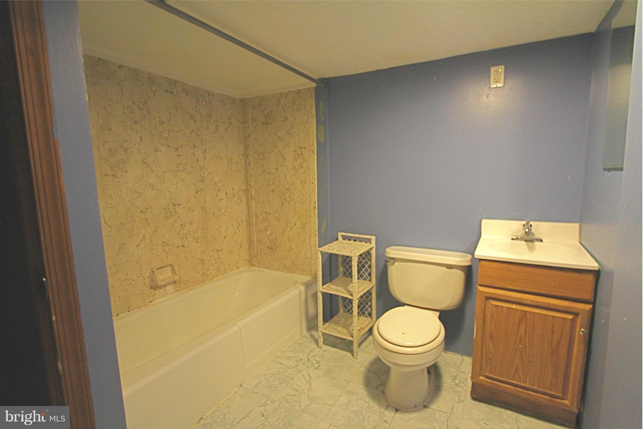 9136 Avondale Road Baltimore, MD 21234 - Photo 21 of 24 Bath