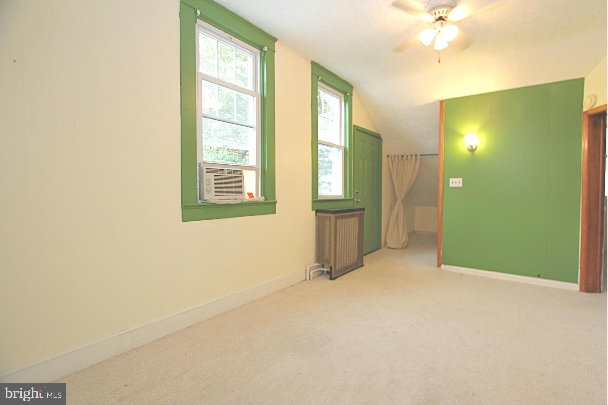 9136 Avondale Road Baltimore, MD 21234 - Photo 8 of 24 Living Room