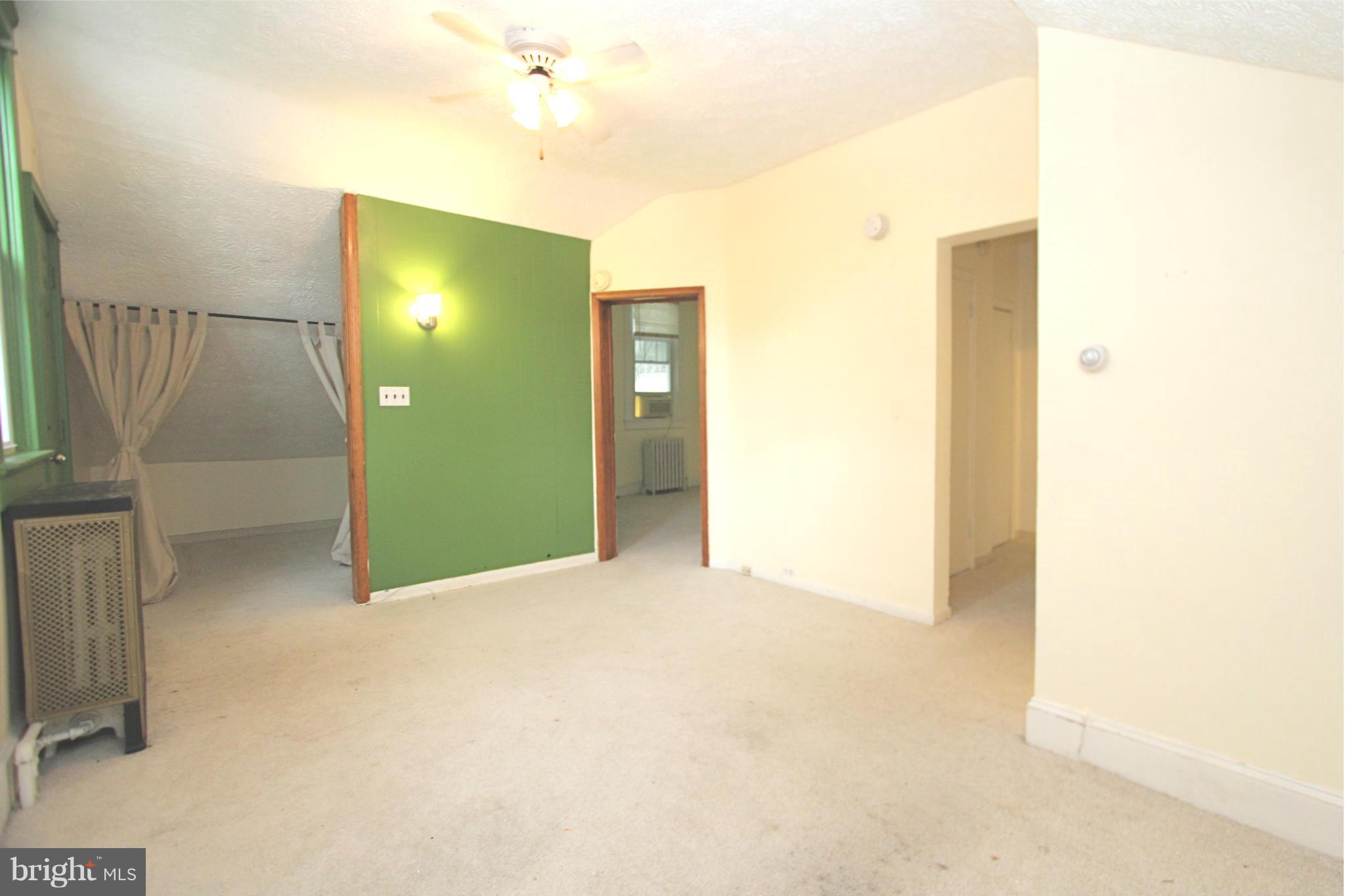 9136 Avondale Road Baltimore, MD 21234 - Photo 10 of 24 Living Room