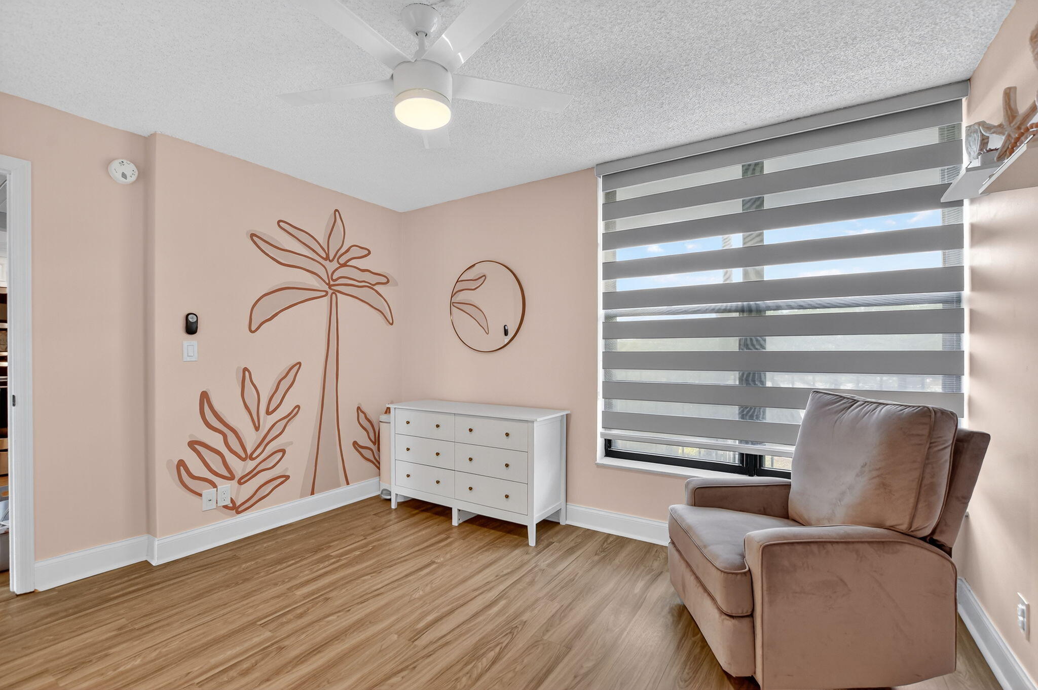 4 Royal Palm Way, Unit 3020 Boca Raton, FL 33432 - Photo 18 of 38 a living room with furniture and a window