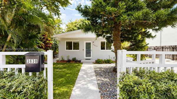 $4,200 | 3630 Percival Avenue, Unit 3630, Miami, FL 33133