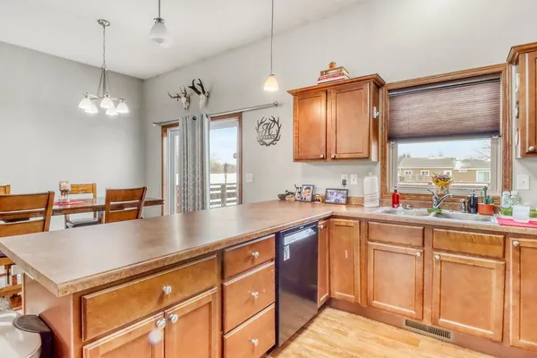 $310,000 | 302 Chicago Avenue, Breckenridge, MN 56520