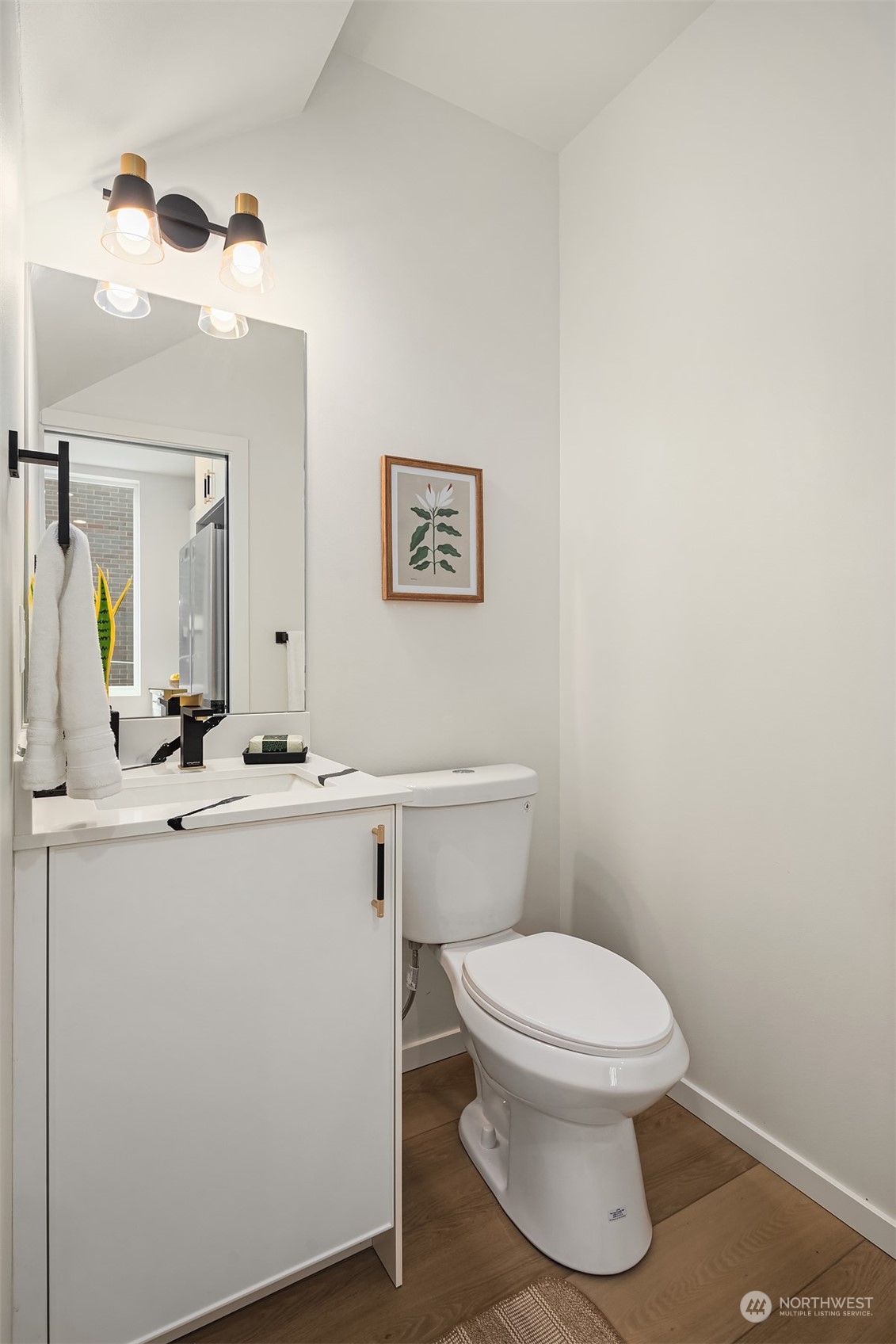 4542 40th Avenue Southwest Seattle, WA 98116 - Photo 6 of 14