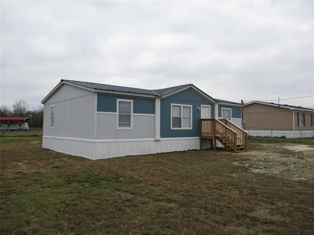 1336 Rains County Road 1530 Point, TX 75472 - Photo 5 of 26 a view of a house with a yard