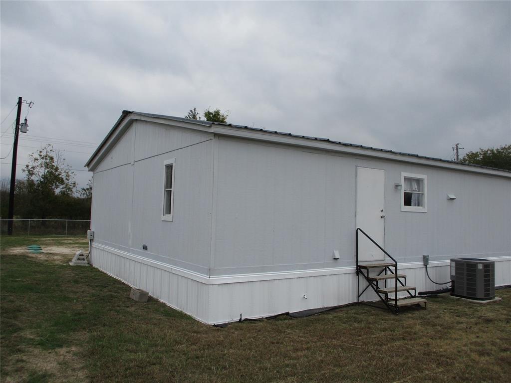 1336 Rains County Road 1530 Point, TX 75472 - Photo 8 of 26