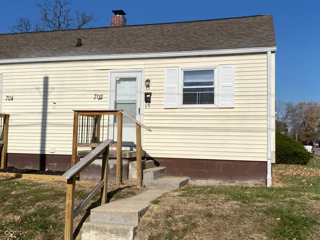 $595 | 702 West 23rd Street, Anderson, IN 46016