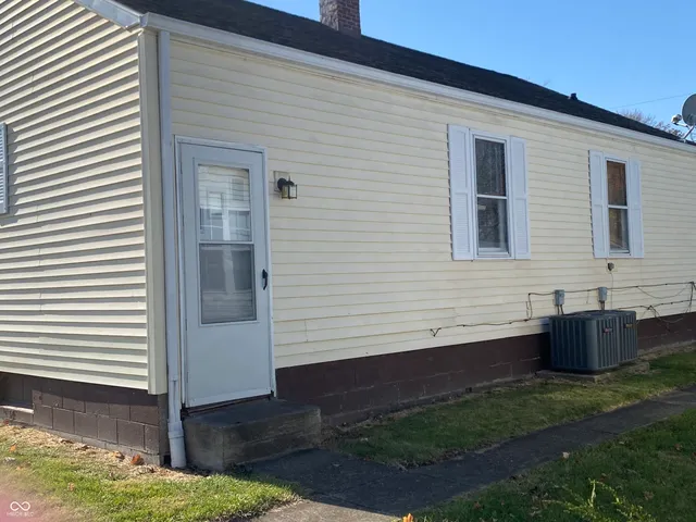 $595 | 702 West 23rd Street, Anderson, IN 46016