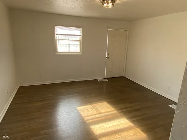 $595 | 702 West 23rd Street, Anderson, IN 46016