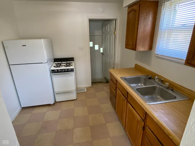 $595 | 702 West 23rd Street, Anderson, IN 46016