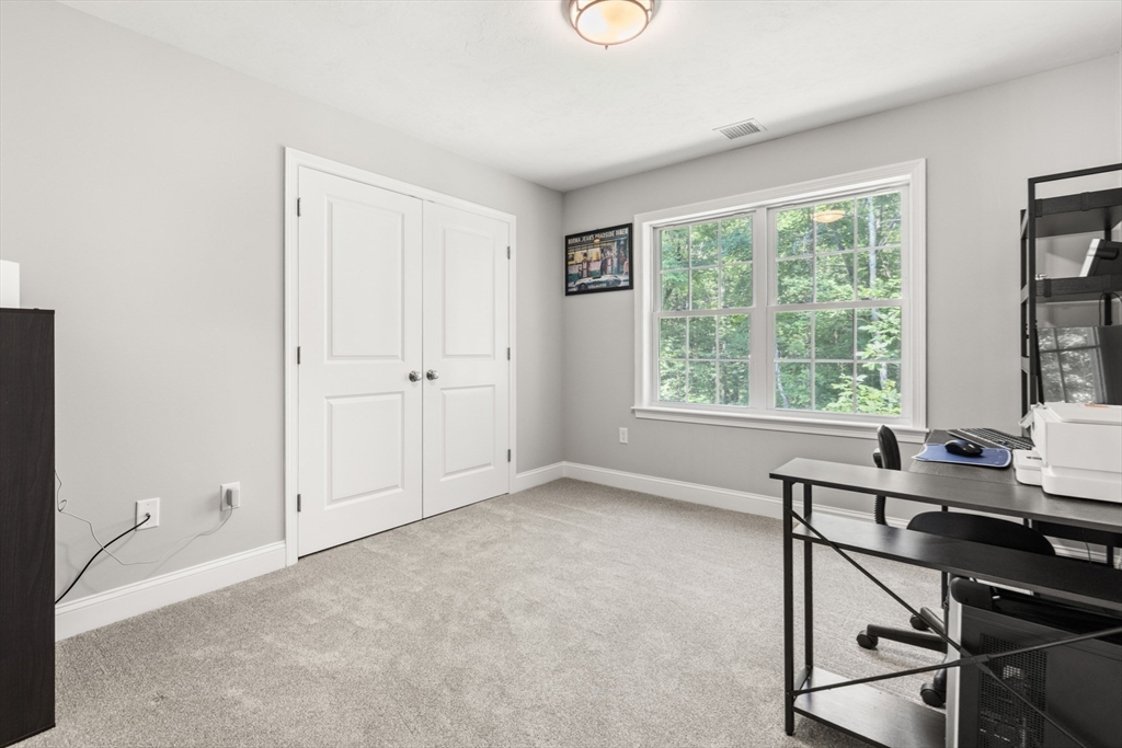 62 Benjamin Road Shirley, MA 01464 - Photo 31 of 37