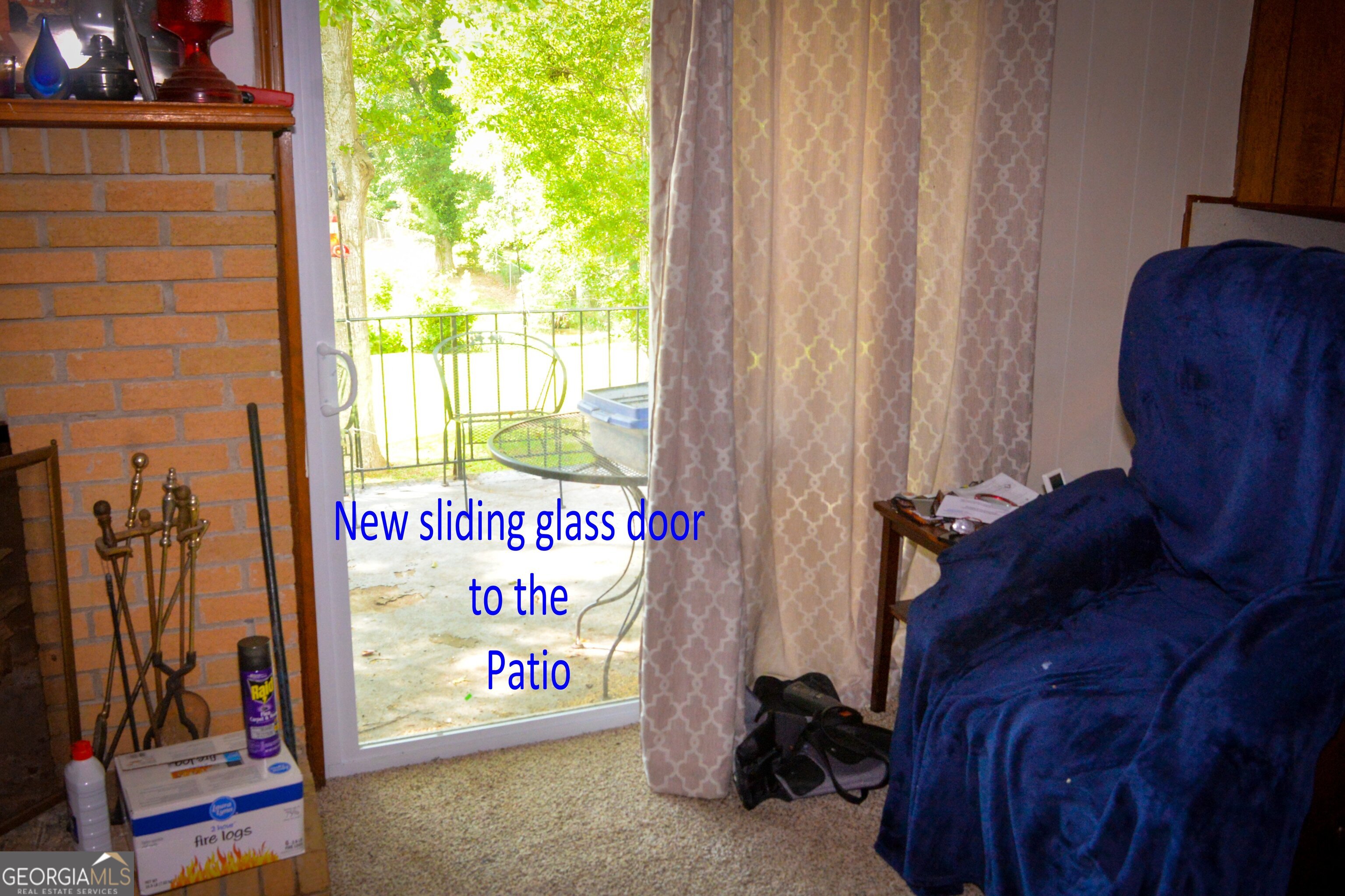 101 Pineview Drive Thomaston, GA 30286 - Photo 9 of 22 Sliding glass door out to the Patio from the great room