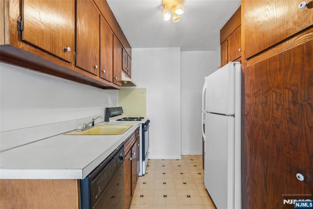 926 Bloomfield Avenue, Unit 5E Glen Ridge, NJ 07028 - Photo 13 of 22