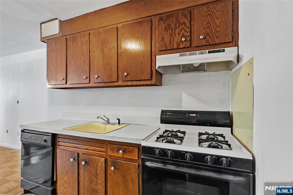 926 Bloomfield Avenue, Unit 5E Glen Ridge, NJ 07028 - Photo 14 of 22