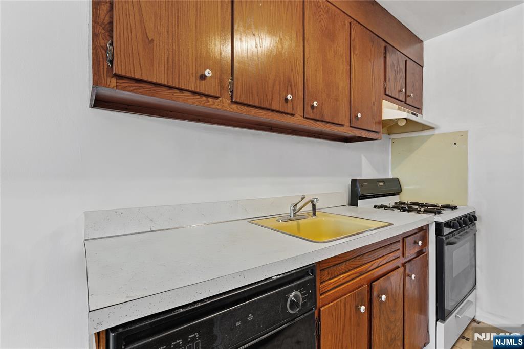 926 Bloomfield Avenue, Unit 5E Glen Ridge, NJ 07028 - Photo 15 of 22