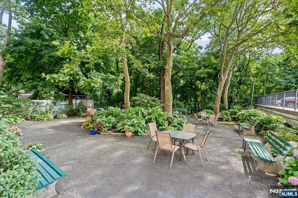 926 Bloomfield Avenue, Unit 5E Glen Ridge, NJ 07028 - Photo 18 of 22