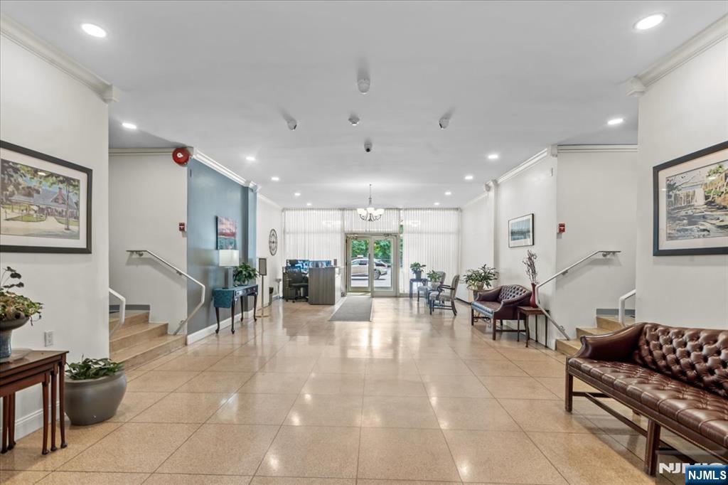 926 Bloomfield Avenue, Unit 5E Glen Ridge, NJ 07028 - Photo 3 of 22