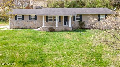 2309 Nuthatcher Road Knoxville, TN 37923 - Photo 2 of 27 9ddf94dda8824401a7a6e6ad1bbc0b8a