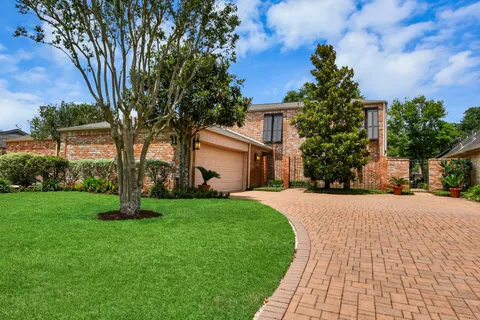 $599,000 | 31 Bendwood Drive, Sugar Land, TX 77478