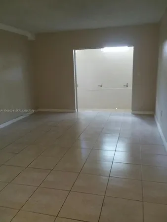 $1,500 | 140 Royal Palm Road, Unit 107, Hialeah Gardens, FL 33016