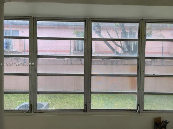 $1,500 | 140 Royal Palm Road, Unit 107, Hialeah Gardens, FL 33016