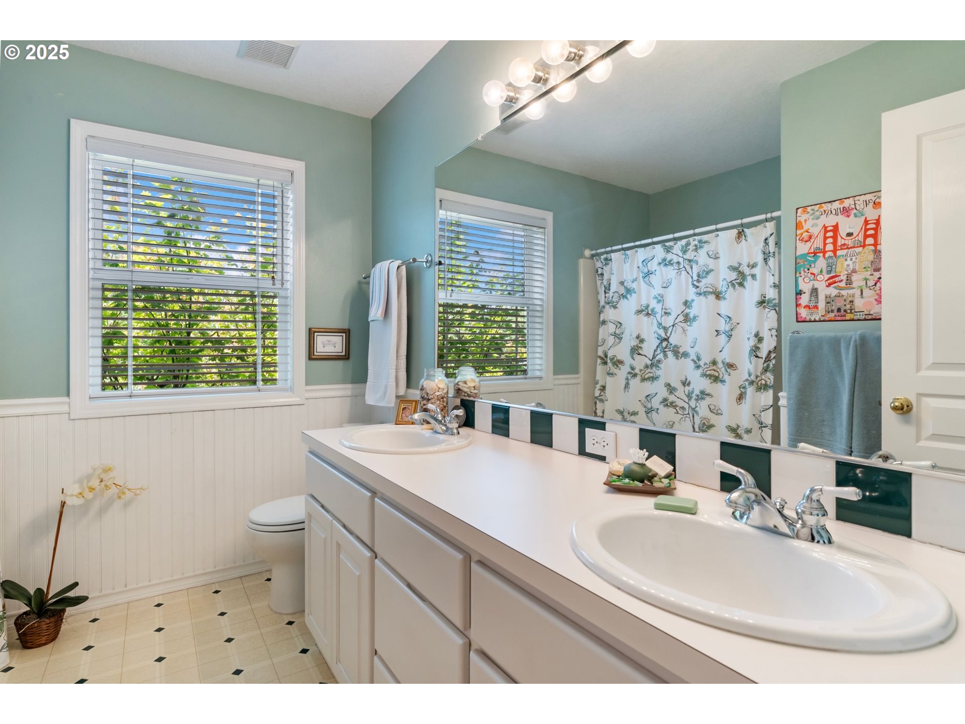 19720 Spring Ridge Drive West Linn, OR 97068 - Photo 27 of 44 Bathroom