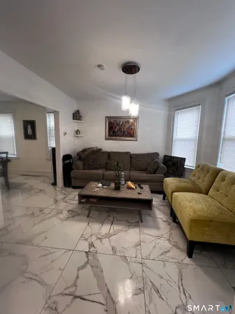 $1,900 | 54 Ward Place, Hartford, CT 06106