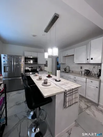 $1,900 | 54 Ward Place, Hartford, CT 06106