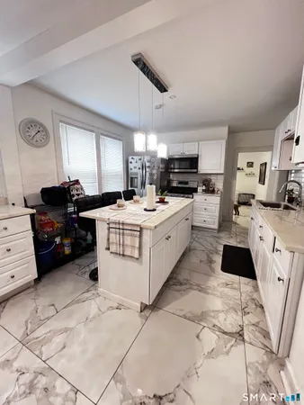 $1,900 | 54 Ward Place, Hartford, CT 06106