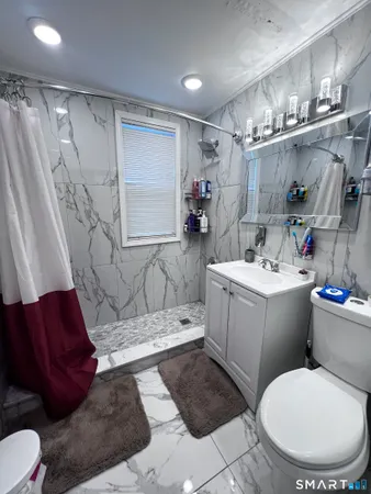 $1,900 | 54 Ward Place, Hartford, CT 06106